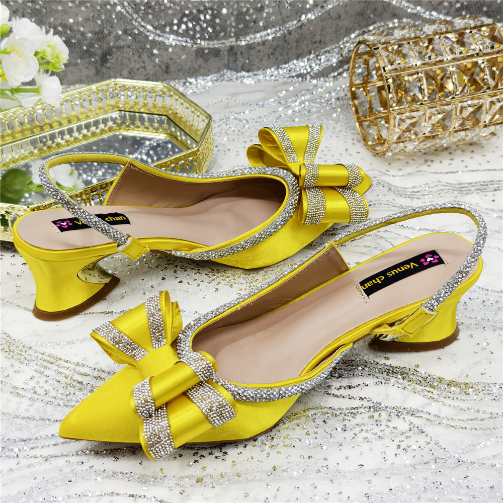 Elegant Yellow Satin Rhineston - Wedding Packaging 评论和价格