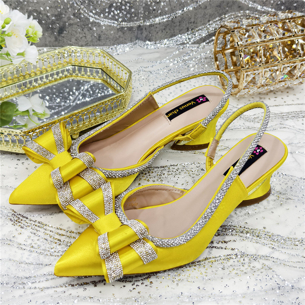Elegant Yellow Satin Rhineston - Wedding Packaging 评论和价格