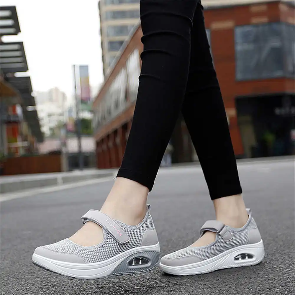 36-41 Demi-season Colored Snea - Wedding Supply Resale 评论和价格