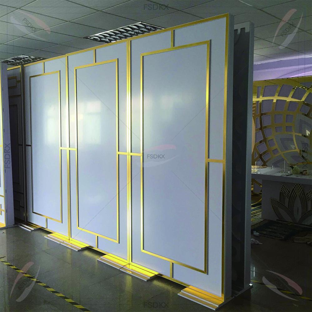 Shiny Gold Party Supplies Back - Wedding Party Supply Rentals 评论和价格